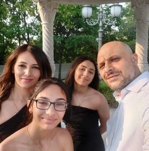 Meet your Posher, Nour